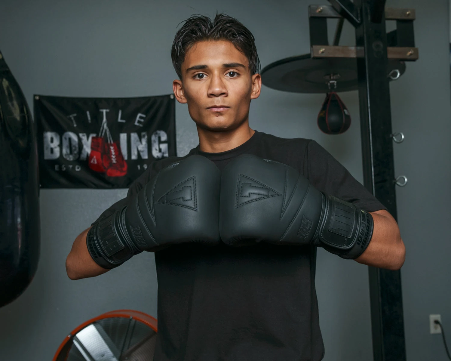 TITLE Black Bolstered Leather Bag Gloves 4 TITLE Black Bolstered Leather Bag Gloves - Image 2