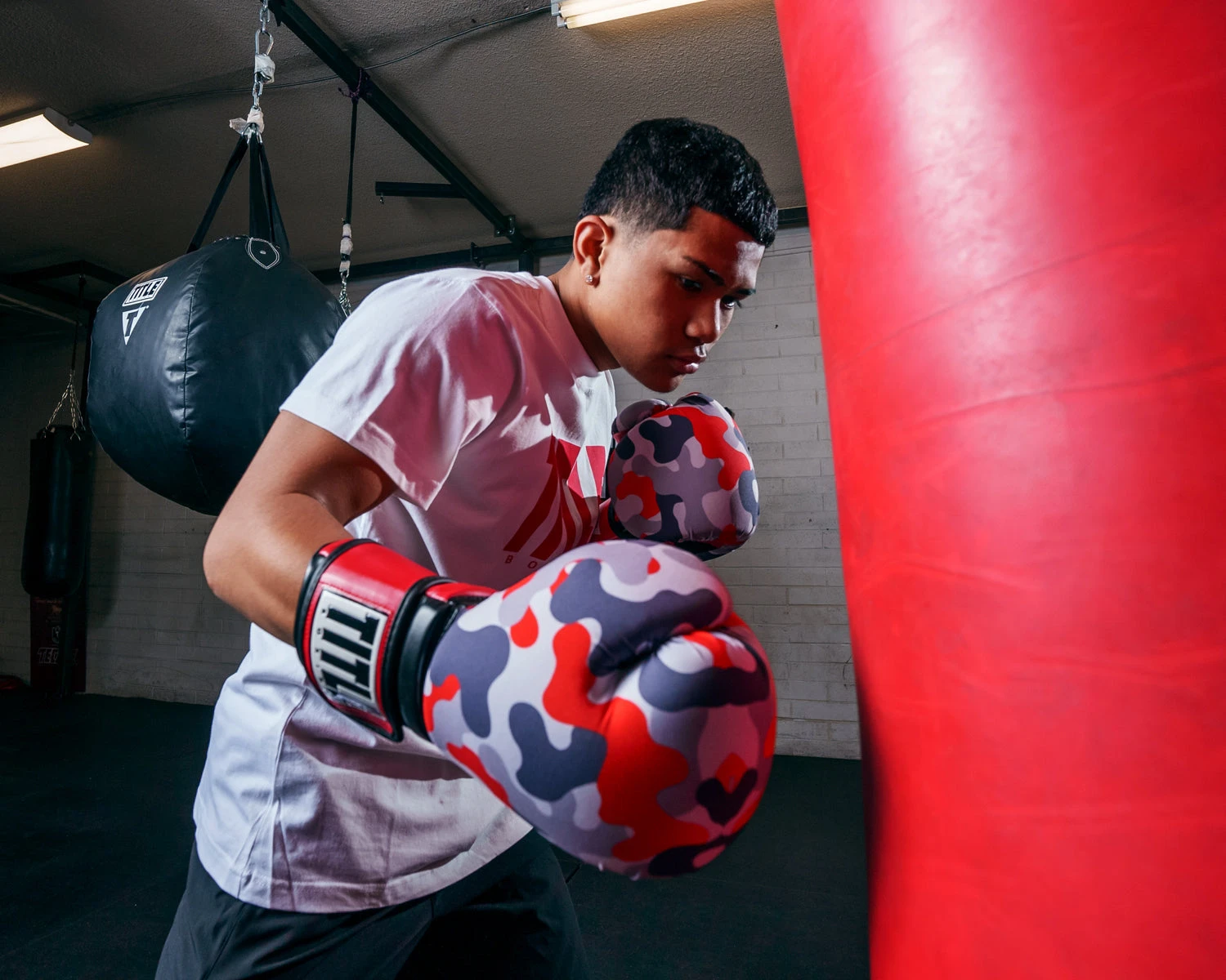 TITLE Boxing Infused Foam Camo Color Pop Bag Gloves 9 TITLE Boxing Infused Foam Camo Color Pop Bag Gloves - Image 7