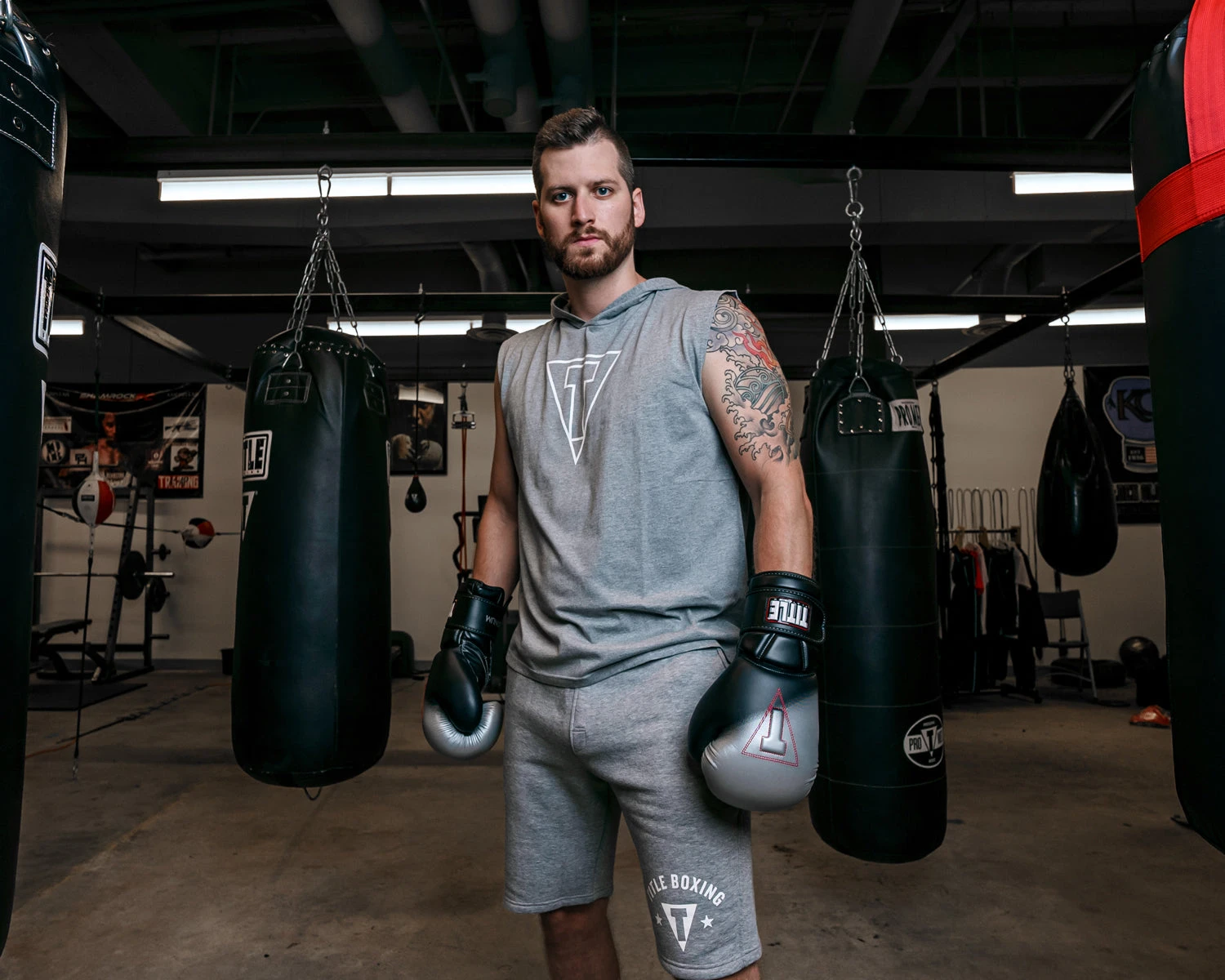 TITLE Boxing Outline Sleeveless Hoodie 9 TITLE Boxing Outline Sleeveless Hoodie - Image 7