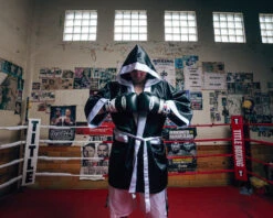 TITLE Boxing Pro Fingertip Robe 2.0 32 TITLE Boxing Pro Fingertip Robe 2.0 -boxing supplies store TSRF2BKWH 2