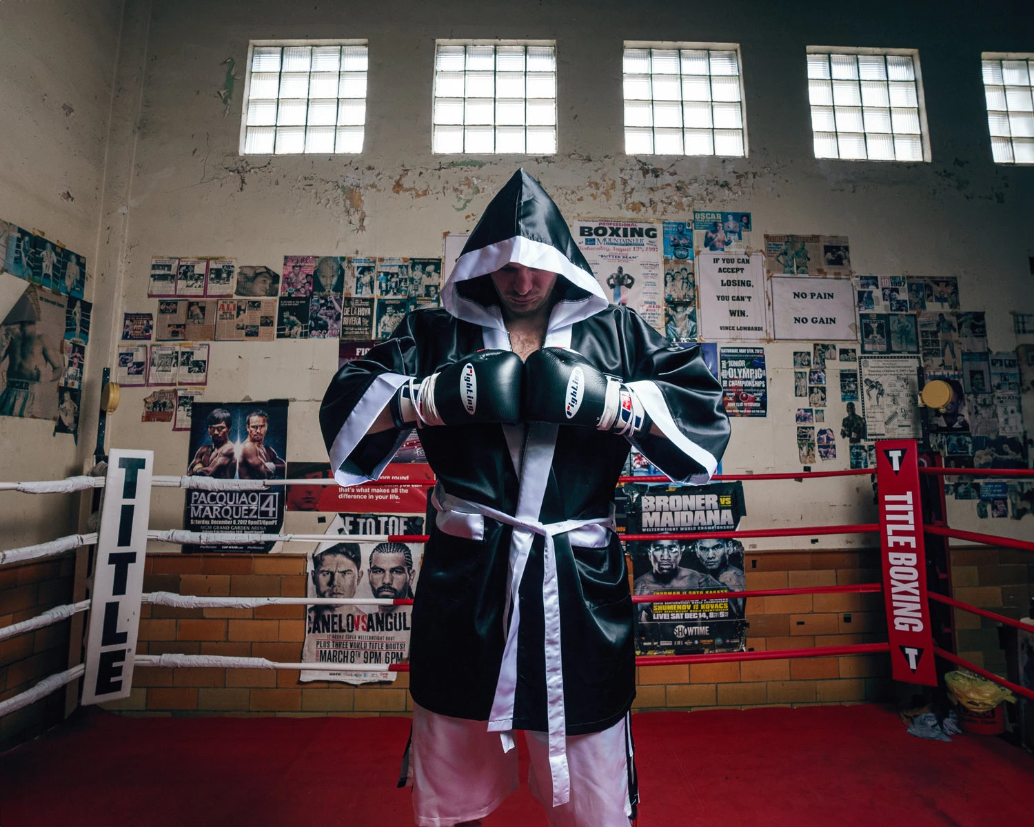 TITLE Boxing Pro Fingertip Robe 2.0 13 TITLE Boxing Pro Fingertip Robe 2.0 - Image 11