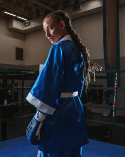 TITLE Boxing Pro Fingertip Robe 2.0 37 TITLE Boxing Pro Fingertip Robe 2.0 -boxing supplies store TSRF2BLWH 2 c3ac2925 0f5a 4e1e b1ef 44016b924567