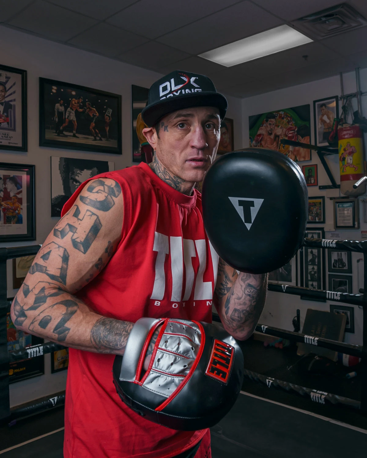 TITLE Boxing Valiant Punch Mitts 4 TITLE Boxing Valiant Punch Mitts - Image 2