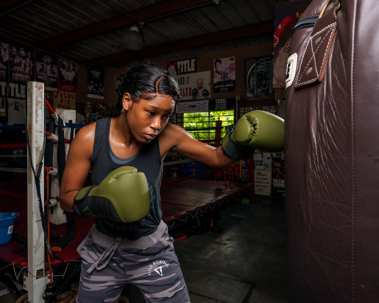 TITLE Boxing Combat Bag Gloves 17 TITLE Boxing Combat Bag Gloves - Image 15