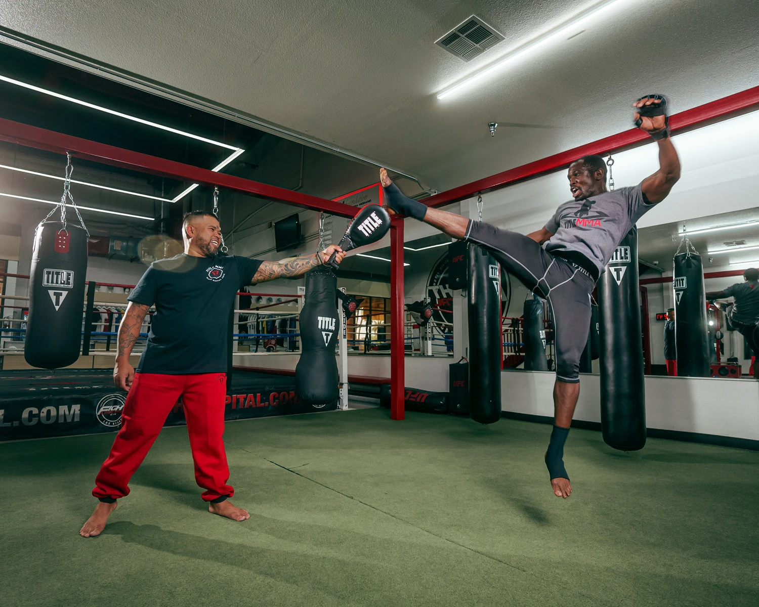 TITLE Boxing Duo Target Training Paddle 7 TITLE Boxing Duo Target Training Paddle - Image 5