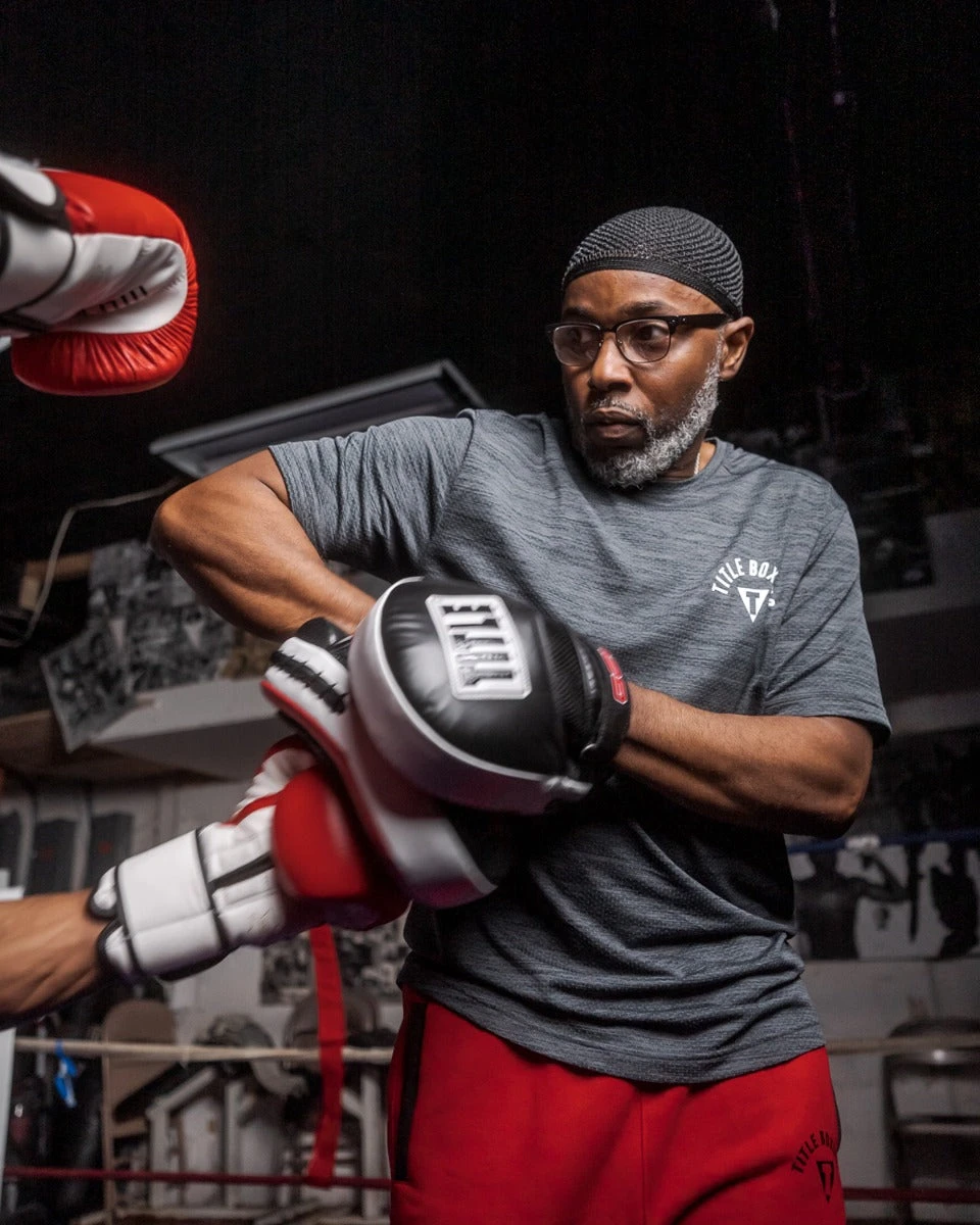 TITLE Boxing Gel Blockade Punch Mitts 12 TITLE Boxing Gel Blockade Punch Mitts - Image 10