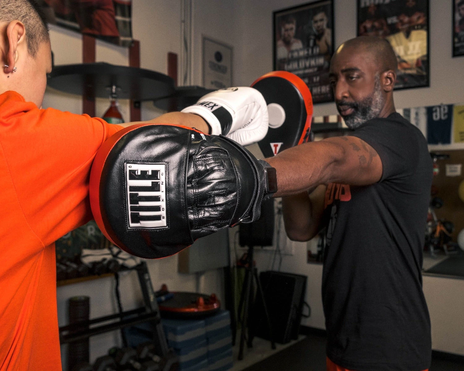 TITLE Boxing Incredi-Ball Leather Punch Mitts 2.0 8 TITLE Boxing Incredi-Ball Leather Punch Mitts 2.0 - Image 6